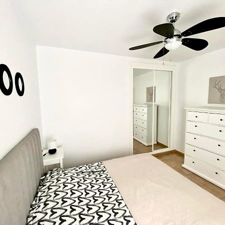 Locos Beach Holiday Apartments Torrevieja Buitenkant foto